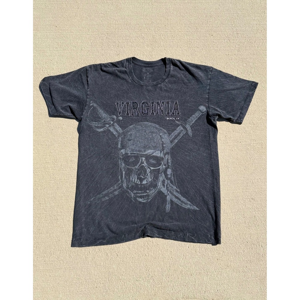 Y2K Art On Ts Mens Virginia Beach Pirate Skull Crossbones Graphic Tee Charcoal M